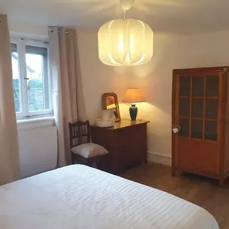 Maison Spacieuse A Avec Jardin