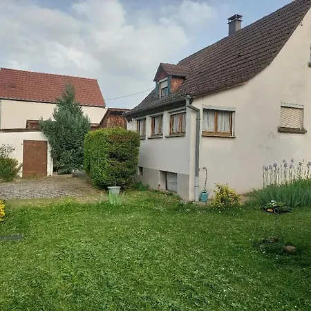 Holiday home Maison Spacieuse A Avec Jardin Sainte-Croix-en-Plaine