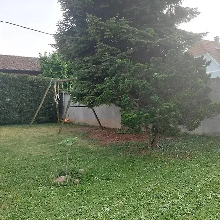 Maison Spacieuse A Avec Jardin *