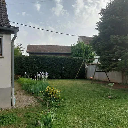 Maison Spacieuse A Avec Jardin *