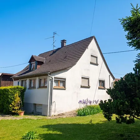 Vakantiehuis Maison Spacieuse A Avec Jardin Sainte-Croix-en-Plaine